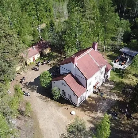 Maininki Villa *